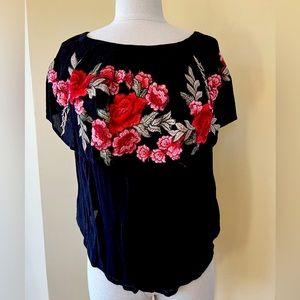 Mexican peasant blouse with embroidered floral print